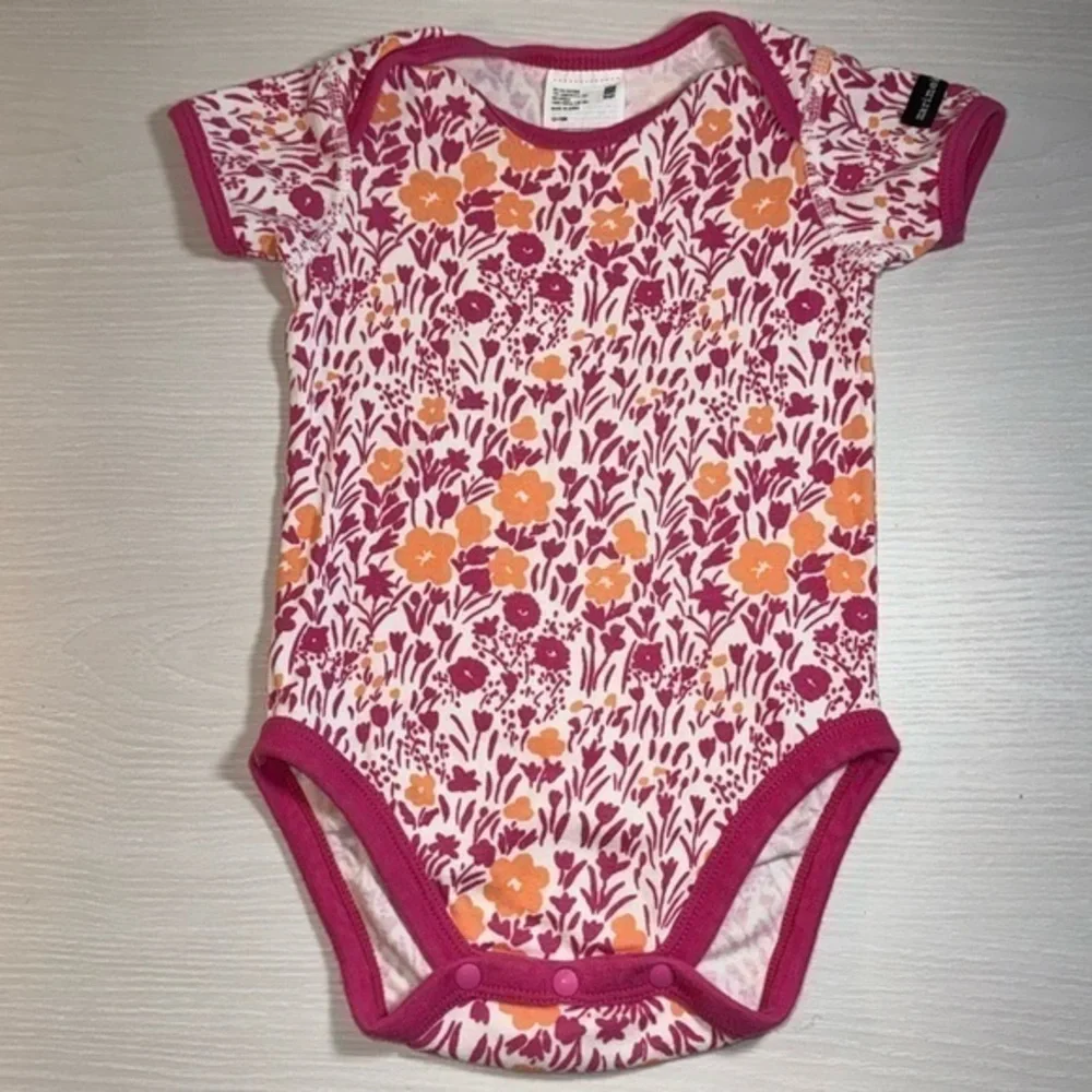 Marimekko Uniqlo Baby 12-18M Pink Orange Spring Floral Print Bottom Snap Onesie